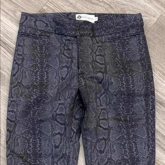 Lyla Renai Alligator Print Golf Pants, Size S - Picture 3 of 9